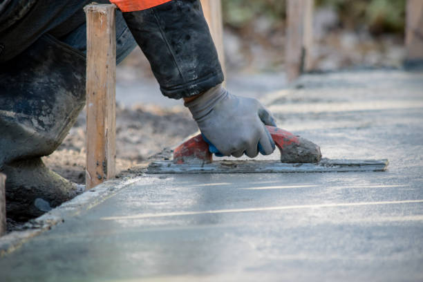 Best Concrete Driveway Installation  in Northwoods, MO